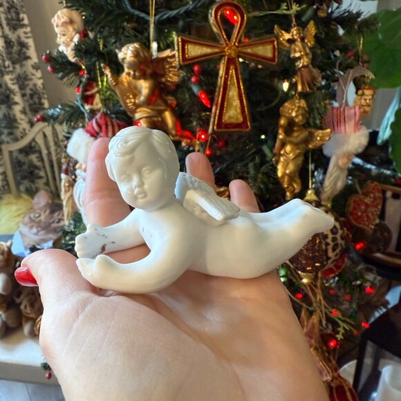 Vintage porcelain Bisque angel Taper Candle Huggers, Set of Four 4 - Picture 9 of 16